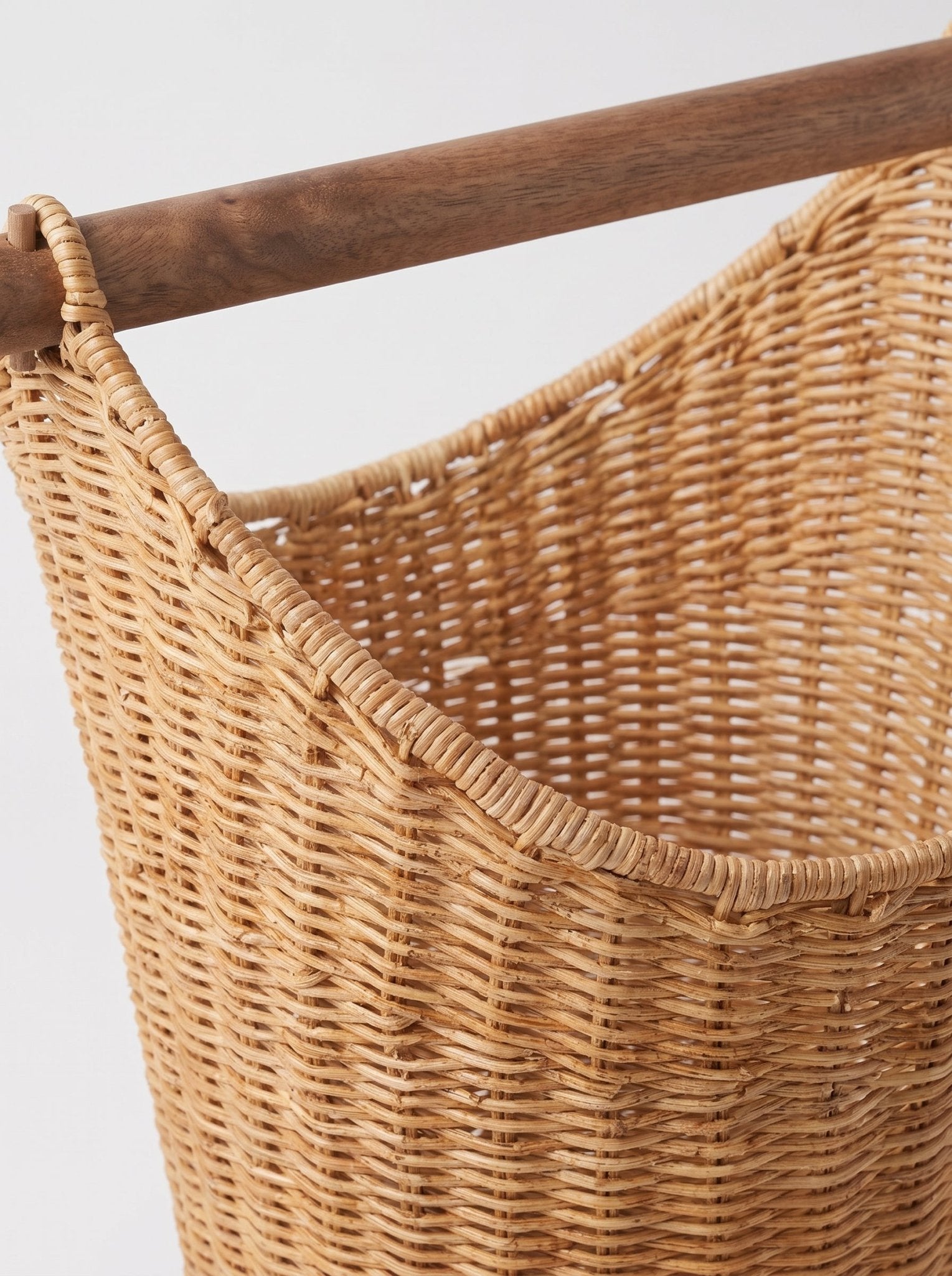 Korb mit Holzgriff Rattan-Optik - Nell & Croft